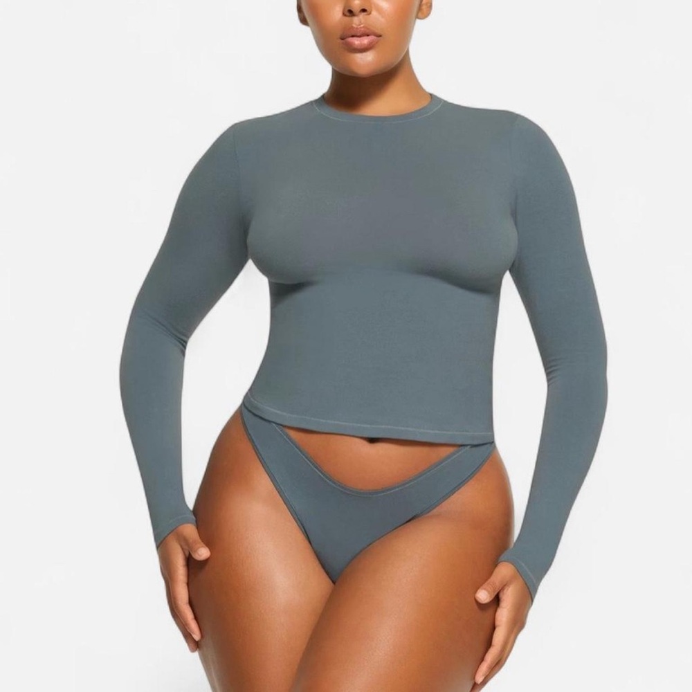 SKIMS *NWT COTTON JERSEY LONG SLEEVE T-SHIRT | COLOR: KYANITE | SIZE: M